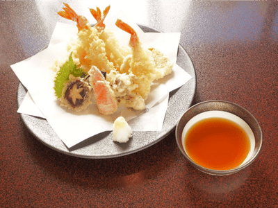 45 degree angle With Tempura dipping sauce